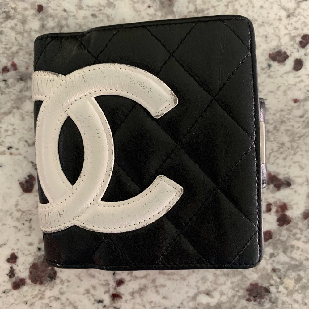 Authentic‎ CHANEL CC Cambon leather quilted compact wallet